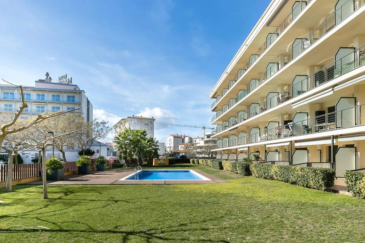 The Beach Milenium Roses Apartment